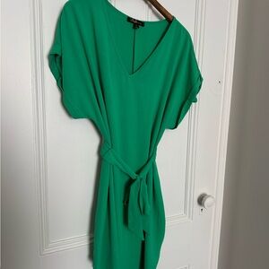 Chic Green V-Neck Mini Dress